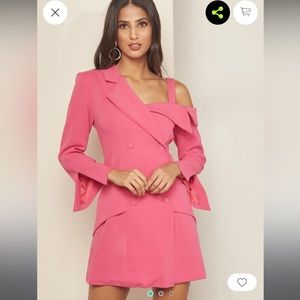 Elliatt Opulent One Shoulder Blazer in Black